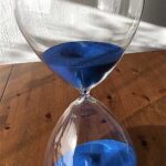 Sanduhr 4h 240 min mit blauem Sand