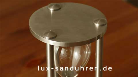 Sanduhr aus Metall von oben